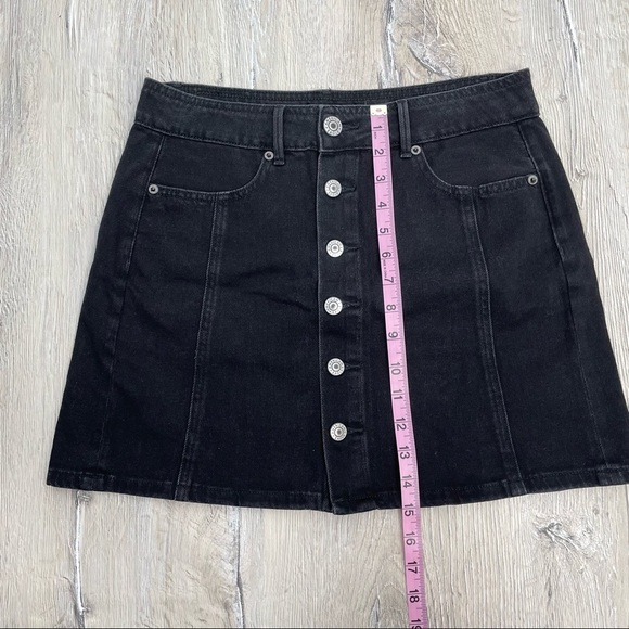 American Eagle Black Jean Mini Skirt Sz 4 - Picture 6 of 6